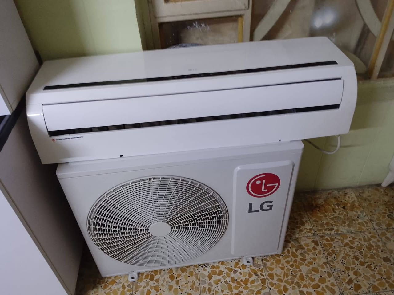 ***********
شراي يتفضل واتساب 
سبلت LG إلجي 2 طن تدفئة وتبريد استخدام شهرين كلش نظيف عنوان بغداد الحريه 
شراي يتفضل واتساب
