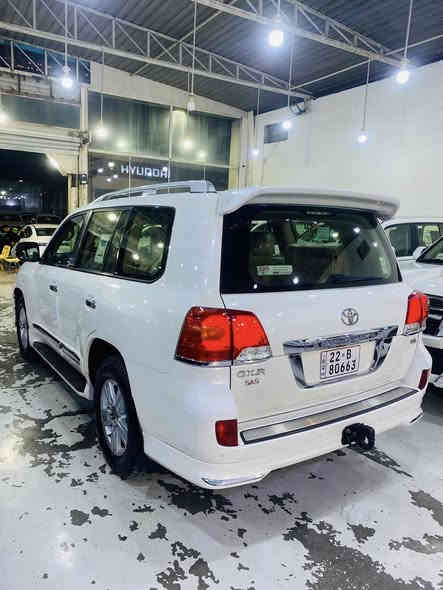 السلام عليكم لاندكروز 2014 ماشية 82 كفالة عامة من الشخط والبارد والصبغ والفتح من كلشي حتة دعاميات
من زيرو على ايدي

محرك ٦ سلندر 4000
 
باسمي رقم اربيل
فول مواصفات ١/١
سلايت
٨ ايرباك 
كشن كهرباء
حساس ناطق
وباقي المواصفات المعروفة
العنوان بغداد البياع
السيارة جديدة جداً بحال الزيرو

السعر ٤٤٠ وبي مجال بسيط

للاستفسار ***********
