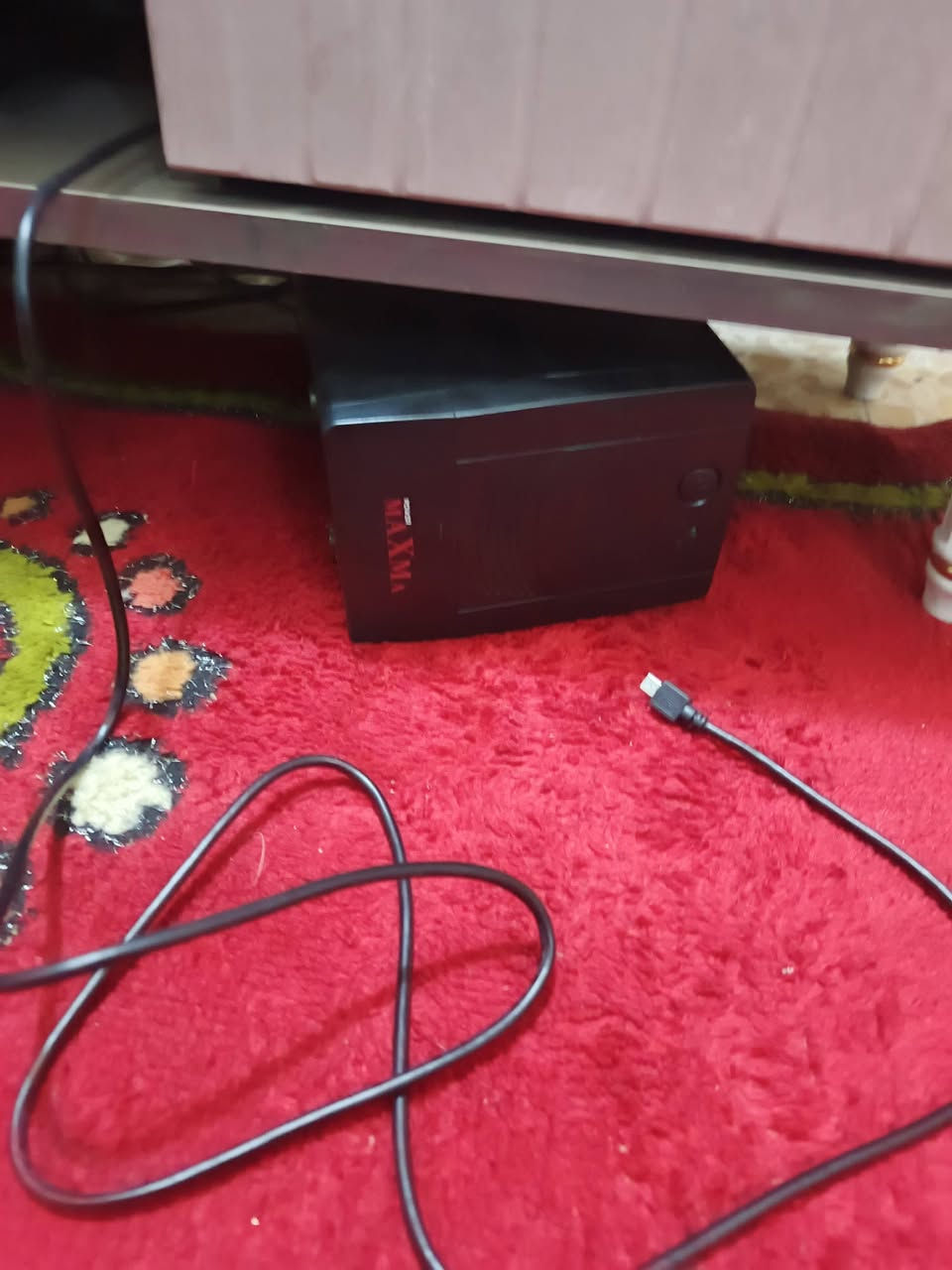 بلي 4 سلم ثنين يدات
مهكر متروس العاب واحد تيره ب 270الف وبي مجال مع اليو بي اس 
 ***********
