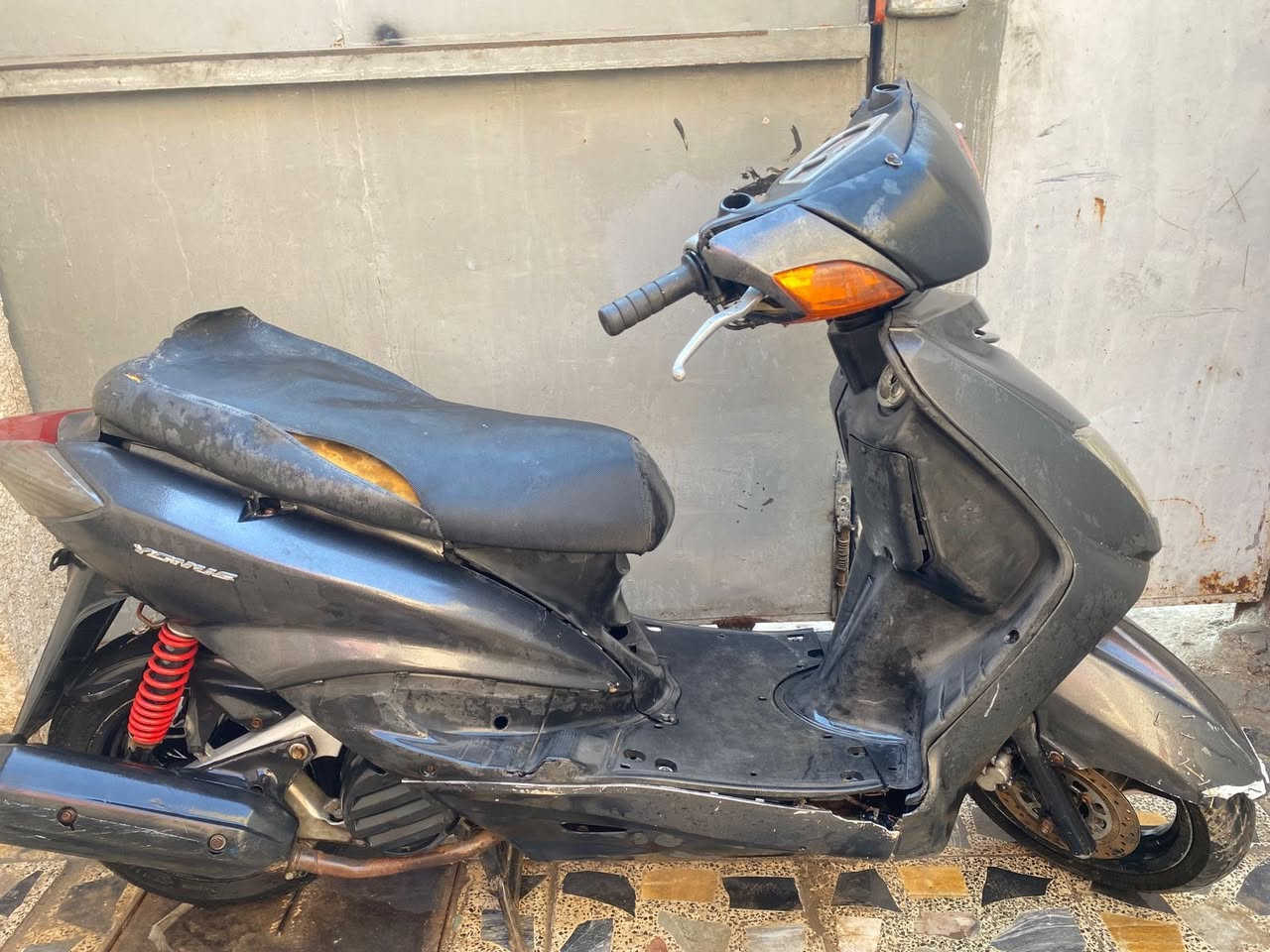 دراجه سكنس للبيع 350 سلف تشتغل كهربائيات شغاله 
بغداد بلديات ‭0770 586 7649‬
