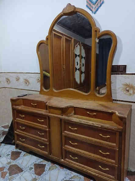 غرفه نوم للبيع السعر 600 وبي مجال عنوان قضاء الحمدانيه *********** واتساب موجود
