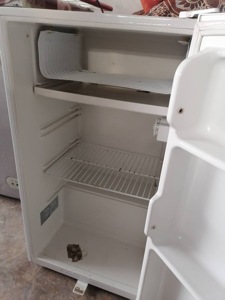 ثلاجة اللبيع شغل سعرا ٧٥ بي مجال كركوك حي العروبه يم ملعب خومسي او وكف قديم حجم ٦ قدم كل بلادي شركة مابي اي عيب شغال بل شرط ٧ايام ضمان
***********
*********** كركوك, العراق
