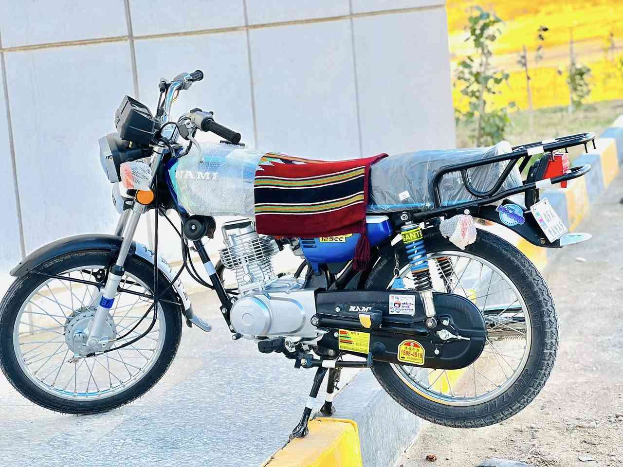 سلام عليكم دراجه 23شلامجه كرهبائيات شغاله مكينه سبانه ما محطوط عليه مكاني شطره (ولمو شراي لايتخل )***********(انضف من الصوره )
