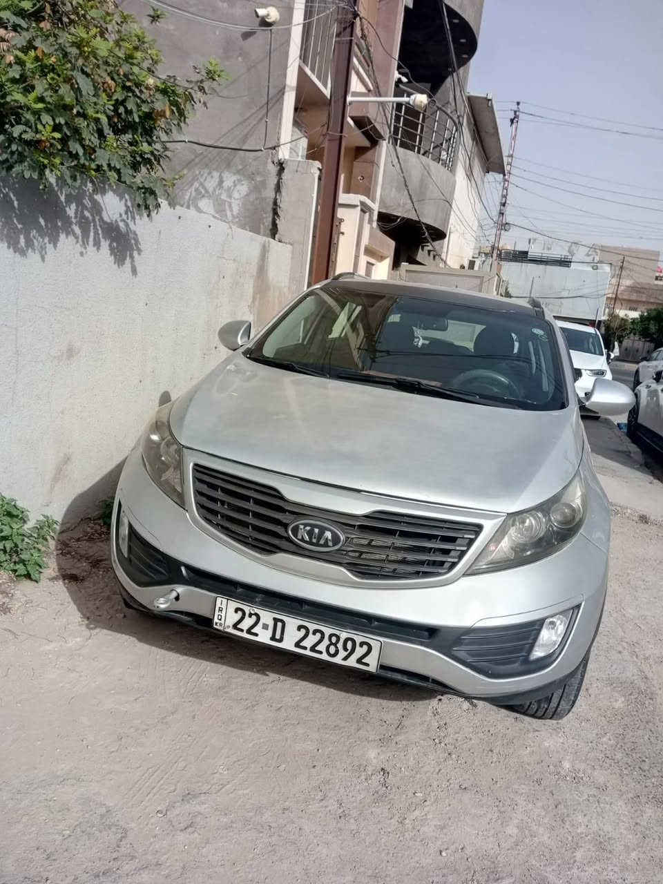 السلام عليكم مكلف بالنشر رقم صاحب السيارة 
***********
***********
كيا سبورتج موديل ١١  جاهزه من كلشي كير محرك صدر تبريد شاشه كاميرة حساسات مكينه ٢٤٠٠ رقمها انكليزي اربيل للبيع او للمراوس بغداد, العراق
