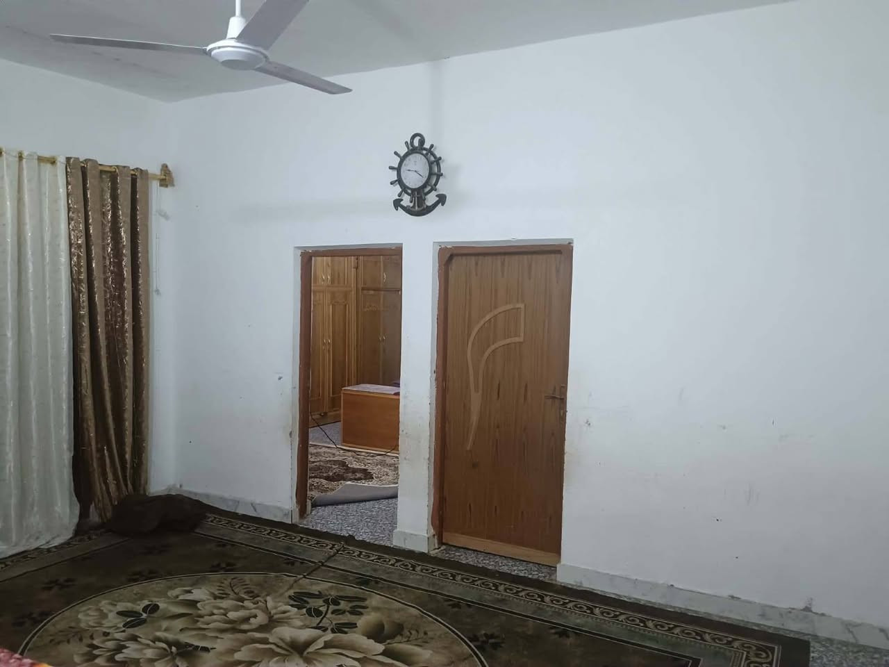 للبيع بيت حواسم
العنوان ميسان ابو رمانه سايدين 

المساحه ٢٠٠متر 

عكاده بناء حديث قبل سنتين مبني 

 يحتوي على غرفتين وستقبال وصاله ومطبخ وصحيات

       (  السعر ٢٧ )

***********
