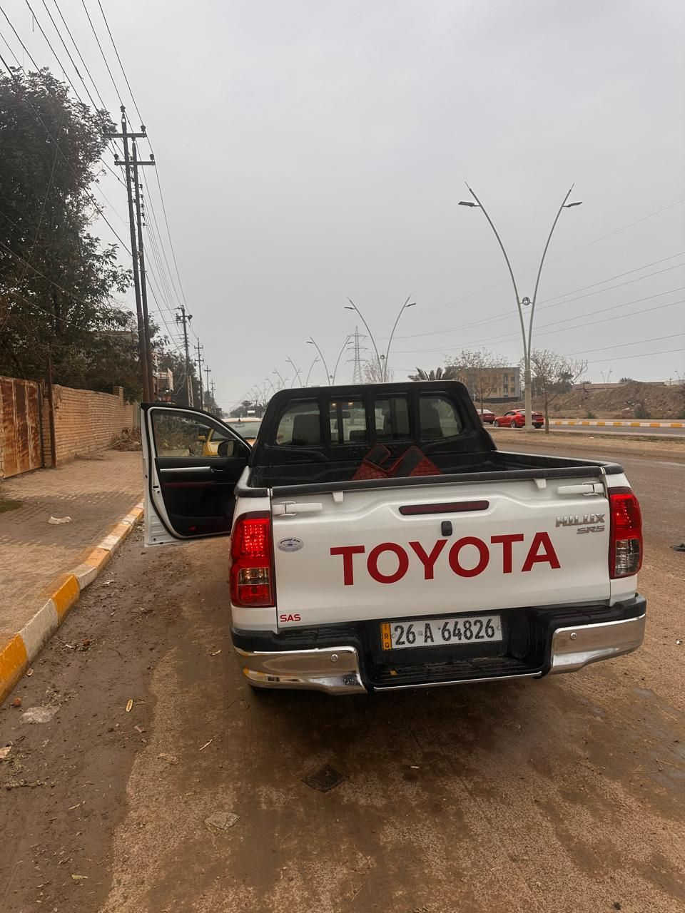 السلام عليكم 
بيك اب موديل 2025 
مكفوله م بيها بارد شبر ومبدله قطعه شركة 

رقم صلاح الدين سنويه بأسمي تحويل ثاني يوم

محرك گير مكفولات

تايرات شركة ساز

ماشية 2000الف

تبريد 

إشاير بالمري 

كير اوتوماتيك 

داخل ماروني

تحكم ستيرن جهتين

مانع انزلاق 

نظام ايكو 

حساسات خلفيه

 السعر 292وبيها مجال 

مكاني سامراء 

الاتصال ***********
