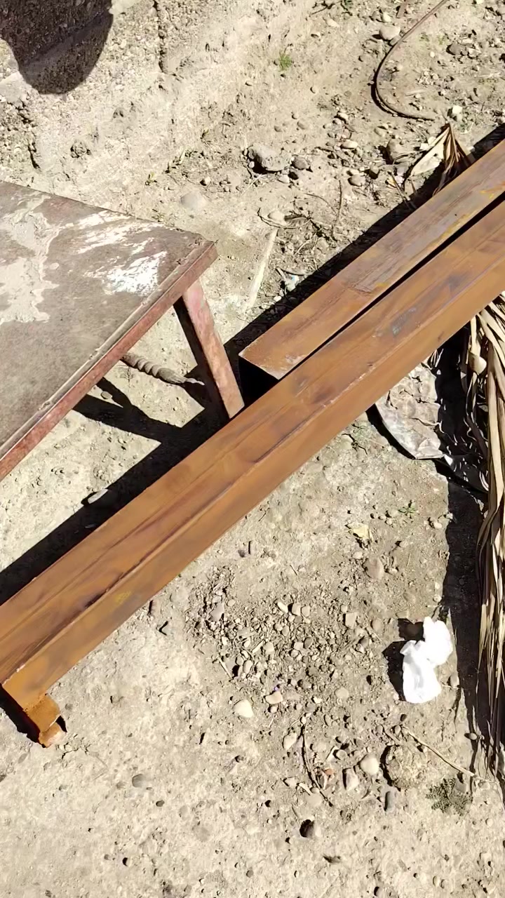 السلام عليكم بواري ابو 4 طول 6امتار مليمين ونص عدد 4مكاني بغداد تاجي مشاهده مدخل  الشارع العام ***********
