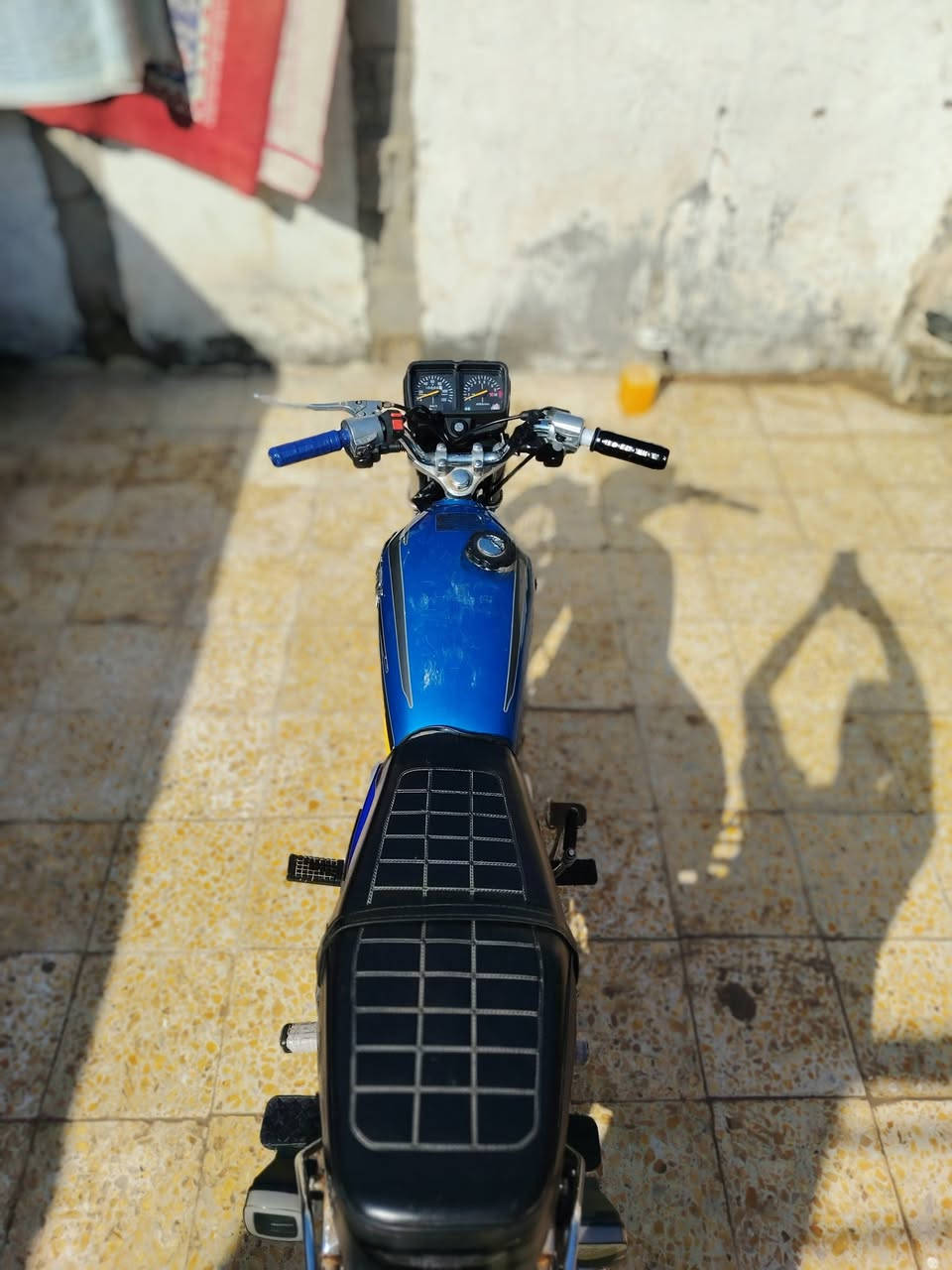 سلام عليكم دراجة تايكر مديل 21كلك مكفوله من سرقه رقم شاصي وبليته السعر 360 اوبيه مجال العنوان بابل قضاء القاسم الرقم ***********.
