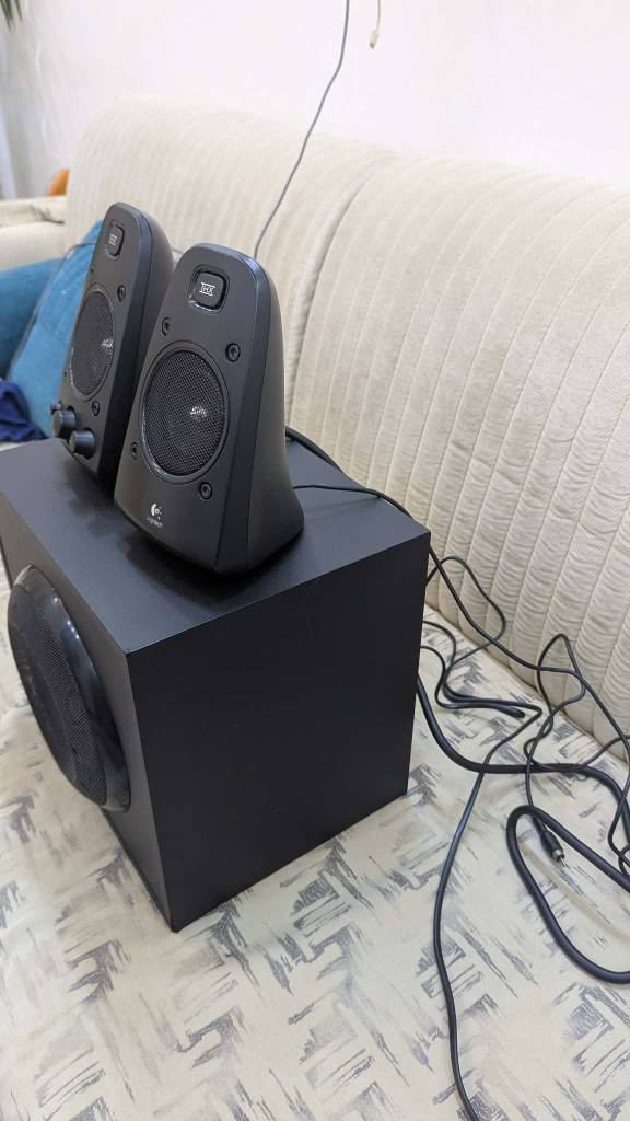 السلام عليكم ورحمة الله وبركاته 
سستم لوجتك 
Logitech Z623
نظيف جداً 
400 واط 
سب اوفر بيس خرافي 
صوت نقي وحلو أربيل, العراق


**إذا كنت صاحب هذا الإعلان وتريد حذفه لأي سبب، رجاءا أرسل رسالة إلى الدعم الفني**