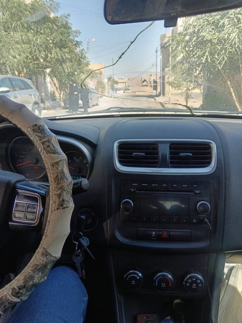 سلام عليكم
افنجر ١٢ سياره باسمي تحويل مباشر على ايدي من الشغل للبيت نقصه درايم و دبل امامي جهه السايق و كبريسر ينكصن من السعر ممسويها لان ما عندي وقت حتى اغسلها 

حداديه جديده

فريز تبريد جديد

تخم تايرات

غرفتها كلش نظيفه ننقصها حمام

كير و محرك ممتاز
 السياره ماشيه ١٣٠
السعر ٦٠ و بيها مجال بسيط

***********

