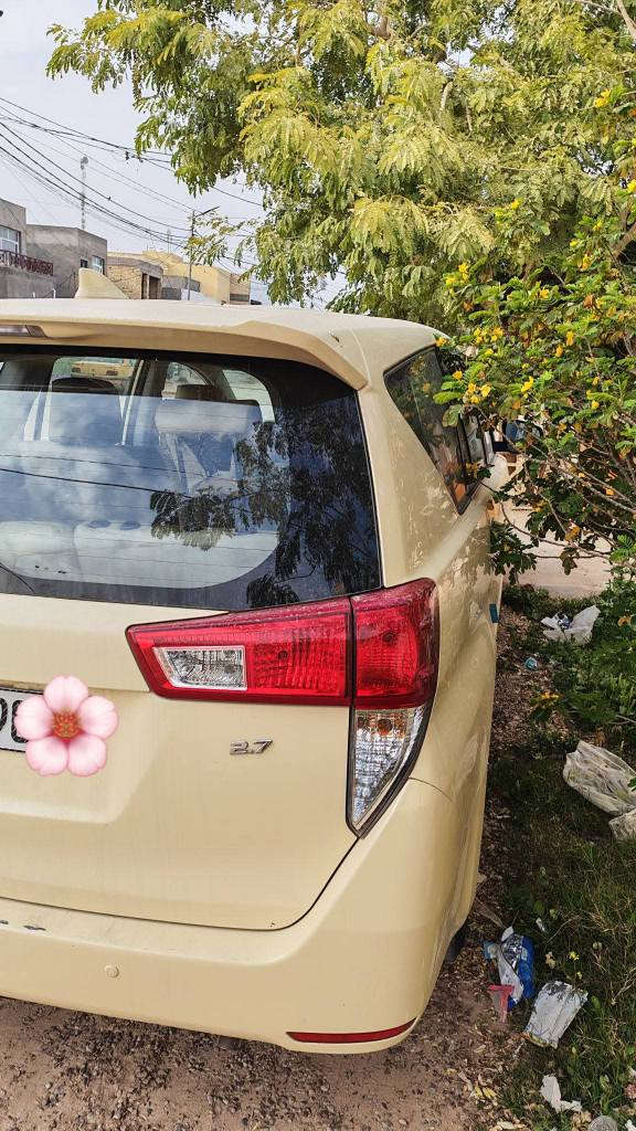 سلام عليكم ورحمة الله رمضان كريم للبيع تيوتا اينوفا موديل ٢٣ اصل ما معلايه رقمه بغداد تحويل مباشر ماشيه ٨٠ الف حقيقي لونهه خاكي تكسي دبي حادثهه جاملغ امامي جهه السائق تبديل الباقي كفاله بيهه صبغ القماره والتكم لان كان لونهن احمر محرك وكير وحداديه وتبريد وتايرات كله بوضع الشركه حته الفيت بم مال الشركة مامفتوح مكان السيارة النجف الاشرف بيع فقط المراوس بي واي دي فقط السعر ١٩٥ وبيه مجال قليل جدا للتواصل *********** النجف, العراق
