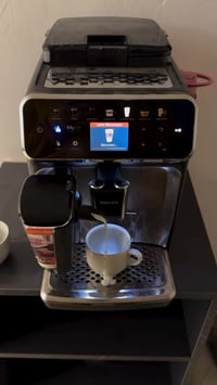 مكينة قهوة • فيليبس LatteGo 5500 • استعمال ٣ أشهر