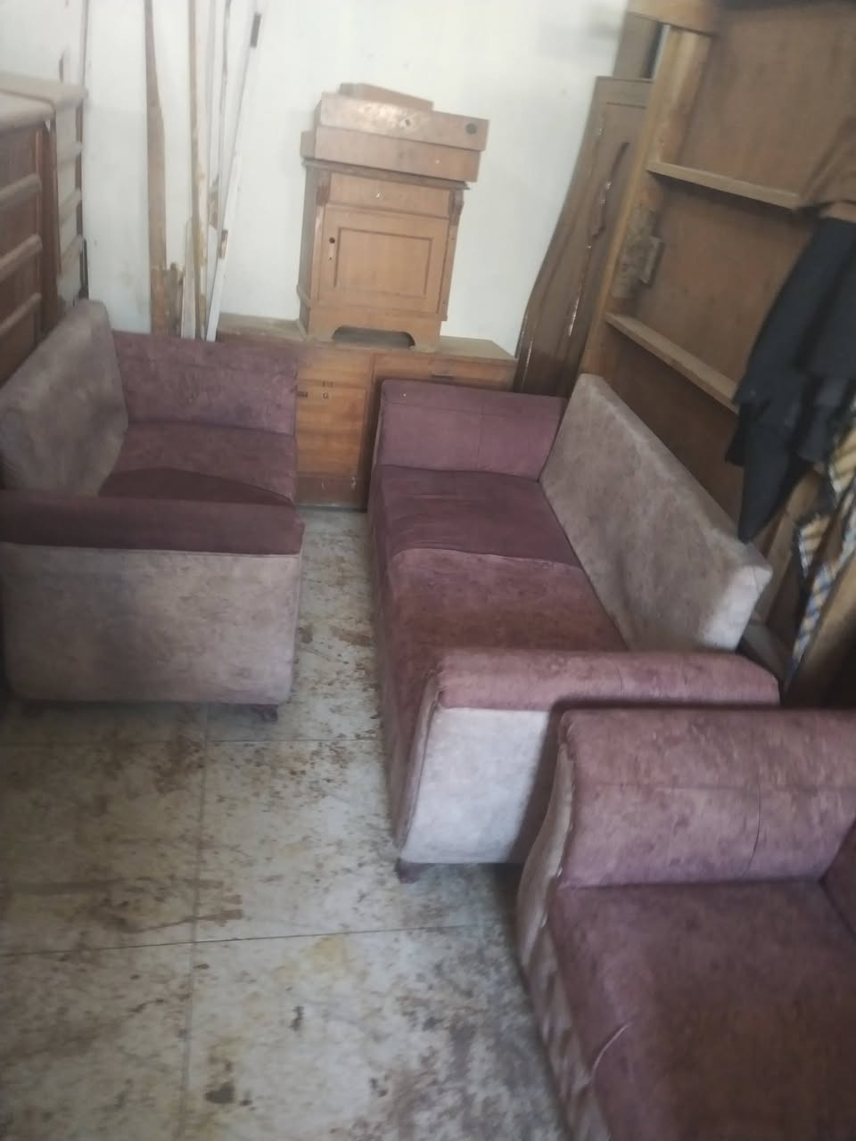 السلام عليكم
تخم قنفات ٦ مقاعد مع ميز طعام
الجميع التخم مع الميز
١٠٠ الف
المكان الكريعات مقابل مطعم البلام العائلي
موبايل ***********
لانرد على التعليقات فقط الاتصال
