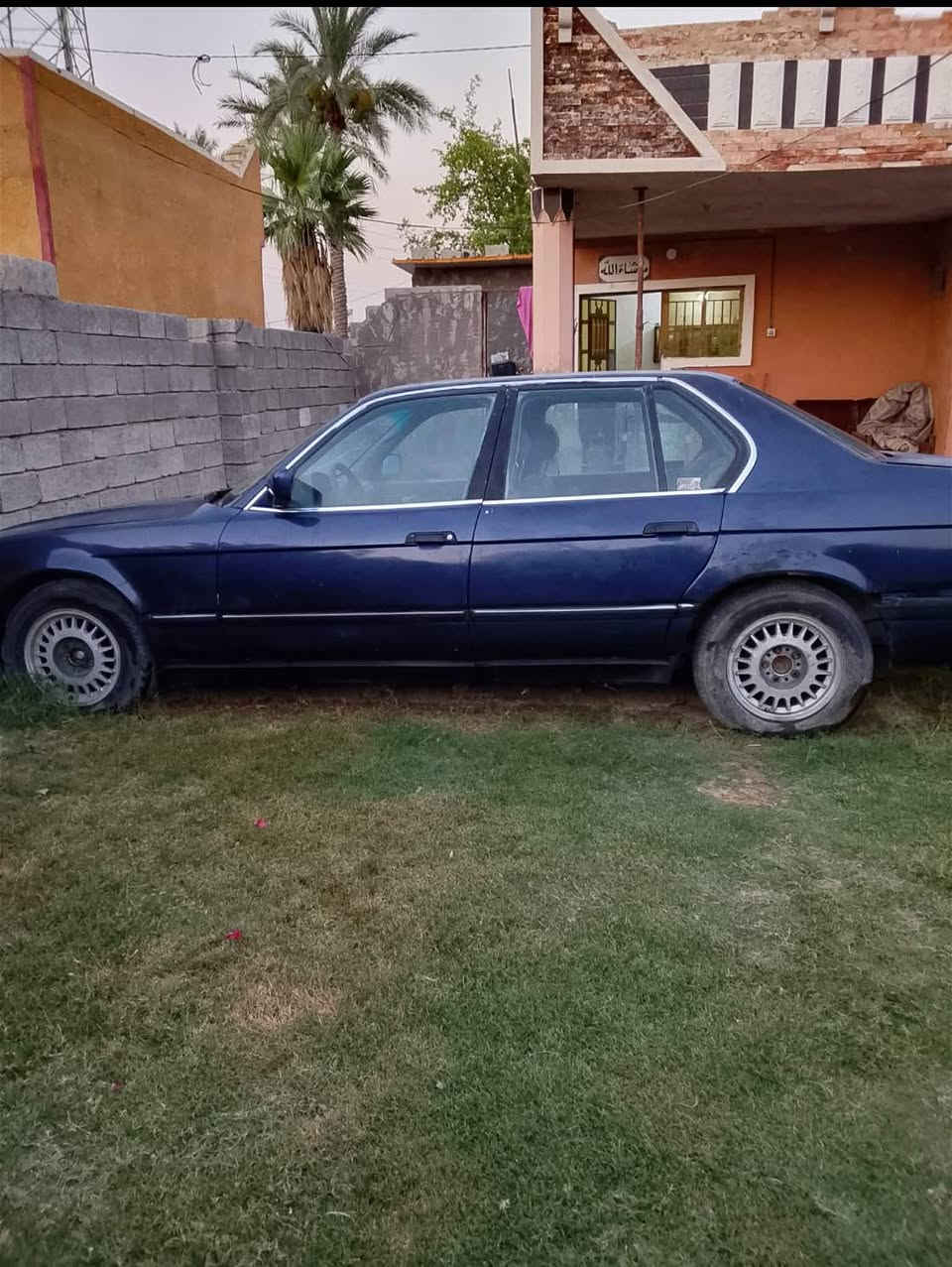 بسم الله الرحمن الرحيم
للبيع BMW  موديل1992
هذا رقم لل استفسار اتصال 
***********
