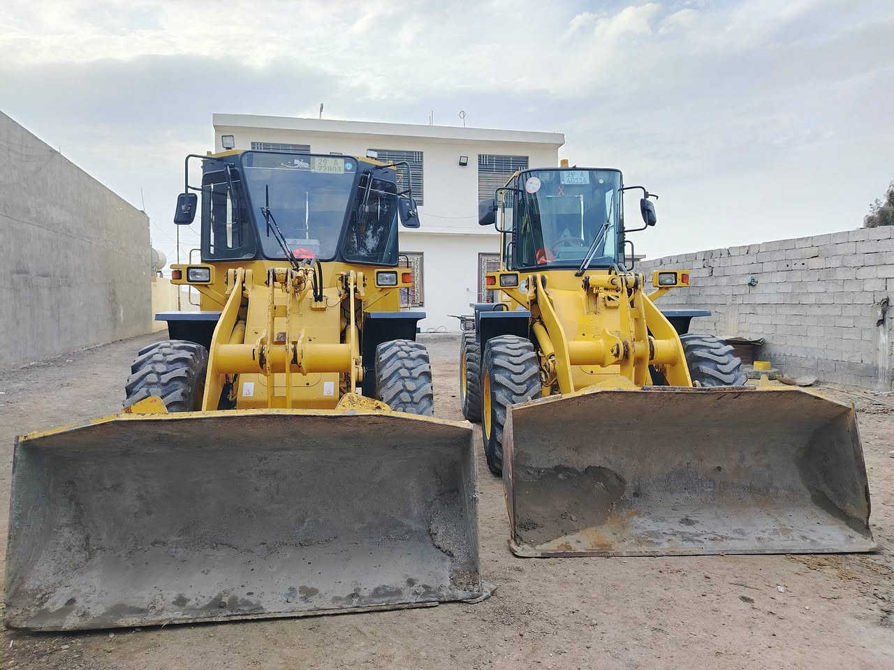 شفلات كوماتسوات البيع عله وضع شركه رقم واسط انكليزي بسمي الاتصال على الرقم ***********،،، ***********
