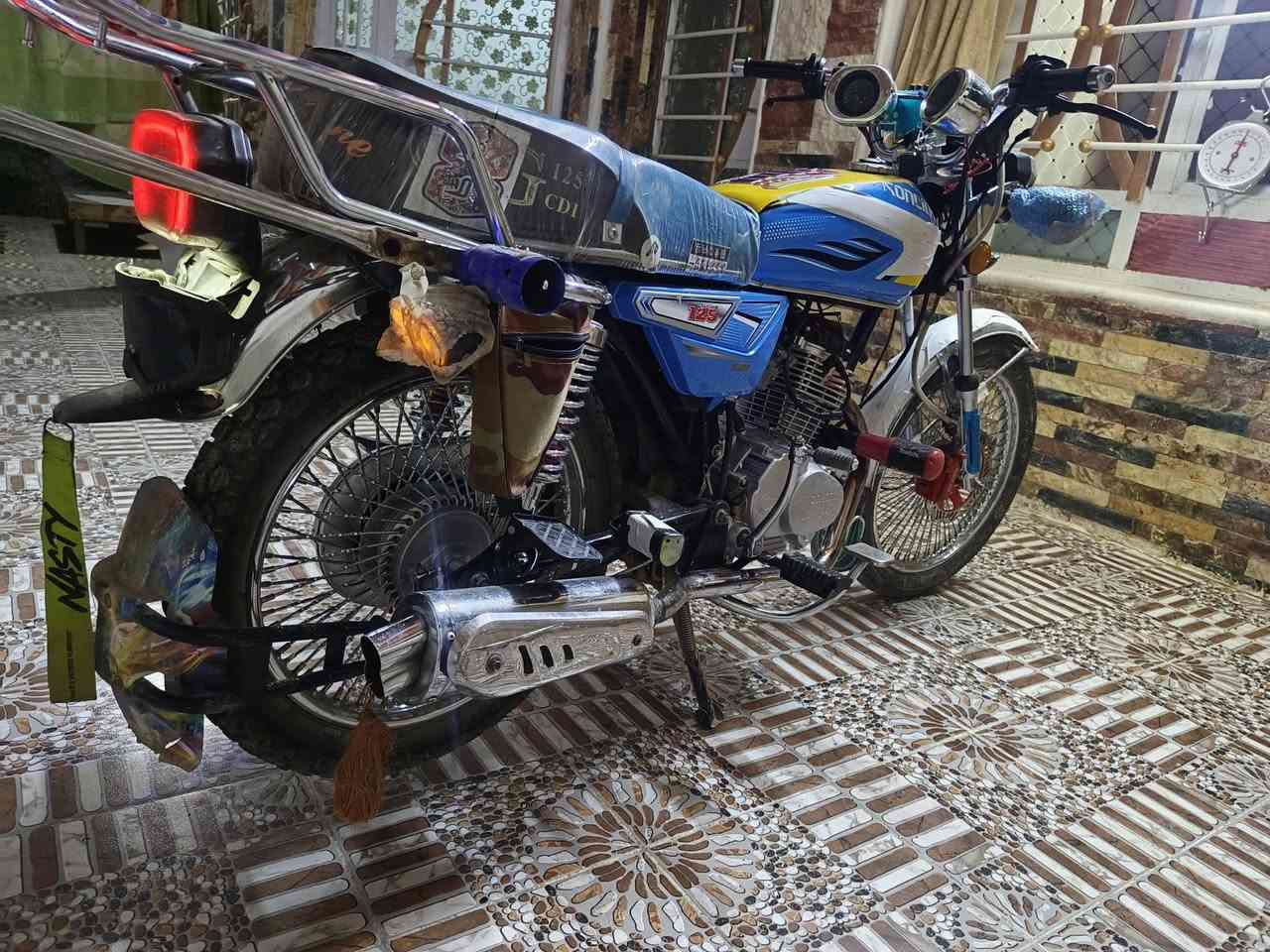 سلام عليكم دراجه تايكر سونك الاصلي للبيع موديل 2025 الدراجه مابيه اي نقص مكفول كفاله عامه كير و محرك شلعه معدل خير من الله السعر 750 وبيه مجال ***********. مو شراي لا تعبني 👍🏼
