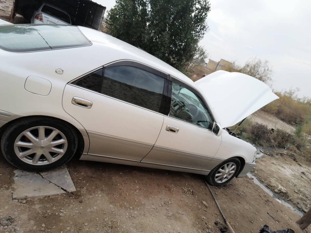 سلام عليكم  ملكه البيع مديل 200 مكفوله كفاله عامه ماعده الجاملق المامي والباقي مكفول ك
فول مواصفات 1/1 ماعده الفتحه مكينه الديفور الجبير مكفوله مكينه وكير قرار 48 شاصي 75 
شاشه 
ستيرن شفط 
ثلث قطع تبريد 
ويل ابو النجمه 
كهربائيات كله شغاله رقم بصره 
السعر 160 وبيه مجال مكان السياره بصره الزبير رقم النتصال ***********مامتواجد علا النت
