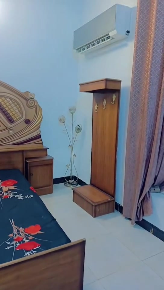 السلام عليكوم غرفه للبيع نضيفه السعر ٢٧٥/ ومكاني الفلوجه جيغيفي الثانية ***********
