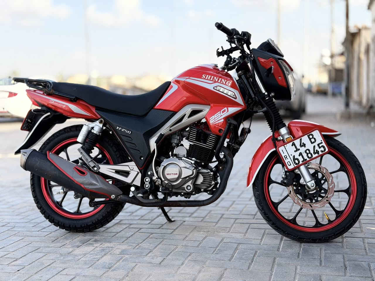 سلام عليكم دراجة موتور شاينك مديل 2025 مكينة 250 cc دراجة شوفت العين نضيفة ورقم بصرة بسمي كير 6 نمر دراجة ١٤٠ اتطلعه مثل الورد نشطه قويه الدراجة تجي وتفحص كدامك وجاهزه لتحويل مكاني معقل سعر 2700  بيه مجال قليل محتاج وريد ابيعه جاهزه من كلشي  ليكول غليه هاذ مشتريله ايراني ٢٣٠٠ وكفرته 
رقمي ***********
