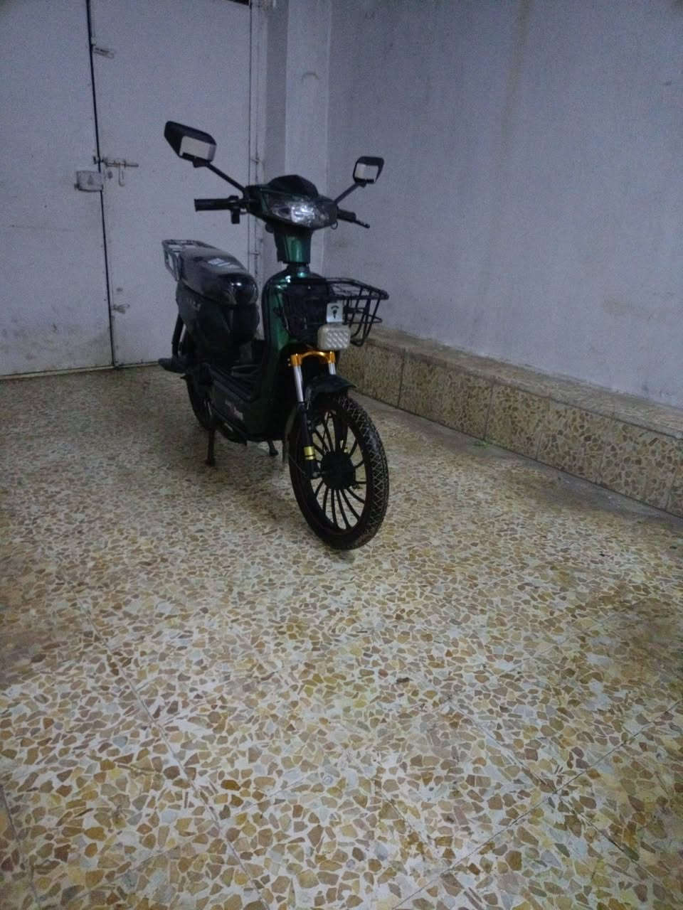 اسلام عليكم ماطور للبيع فول باتريات.جدد دبل اشاير لايت أربع سرع  ( مكاني موصل حي انتصار )  استفسار على الرقم  *********** السعر 310
