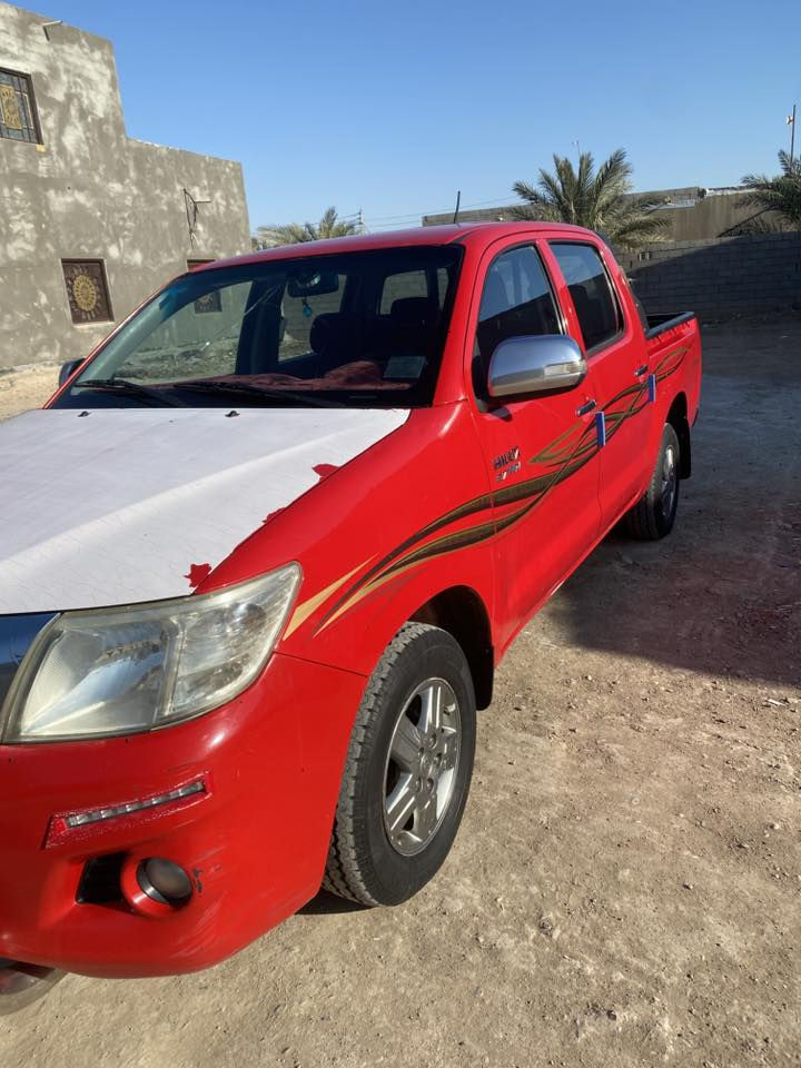 السلام عليكم هايلوكس  2015اوتوماتيك شاصي ١٩ مكفوله كفاله عامه ما عدا ملاحضات شوف العين ماشيه ٣٥٠الف السعر ٢١٥ مكان السياره البصره الدير  رقم الهاتف ***********
