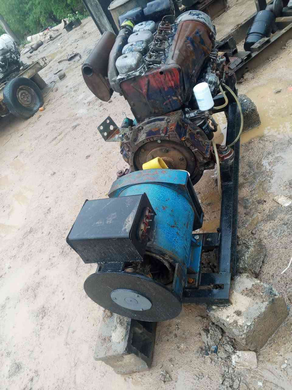 للبيع مولد دويز ألماني 4 بستم 30كيفي شغال المكان ديالى الاتصال***********
