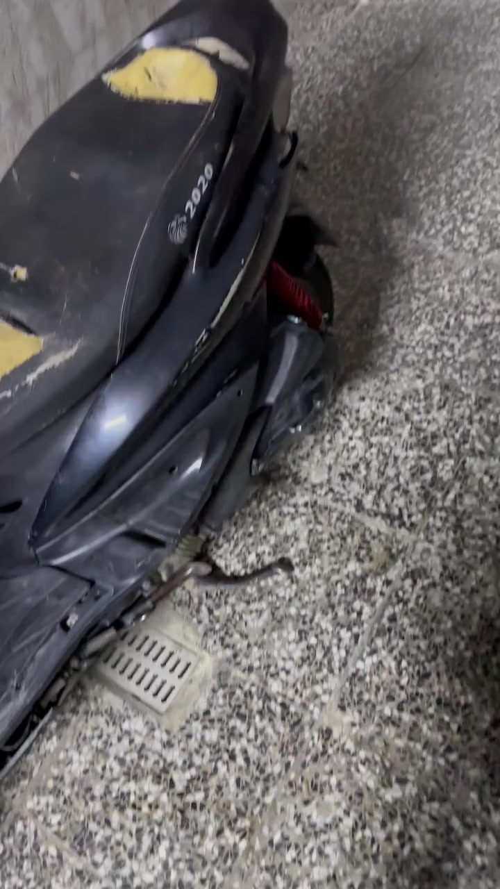 سلام عليكم  سكنس نثيه البيع ياباني 110 محرك جديد مبدله بس مفتوح بدل بي بس زنجيل
الدراجه عوزه شوي ترتيب خاص ما متواجد 
الرقم ***********
