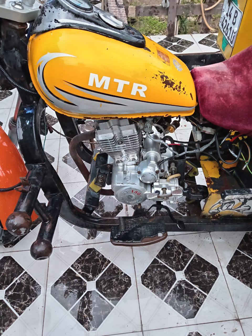 السلام عليكم ستوته ام تي ار للبيع 
رقم وسنويه لوحات انكلينزي 
محرك مال كربلائي كهربائيات شغاله 
بدي نضيف 
العنوان البصره كرمه علي 
للاستفسار الاتصال على الرقم *********** متوفر فقط واتساب وشريحه  
السعر 1,900 وبي مجال
