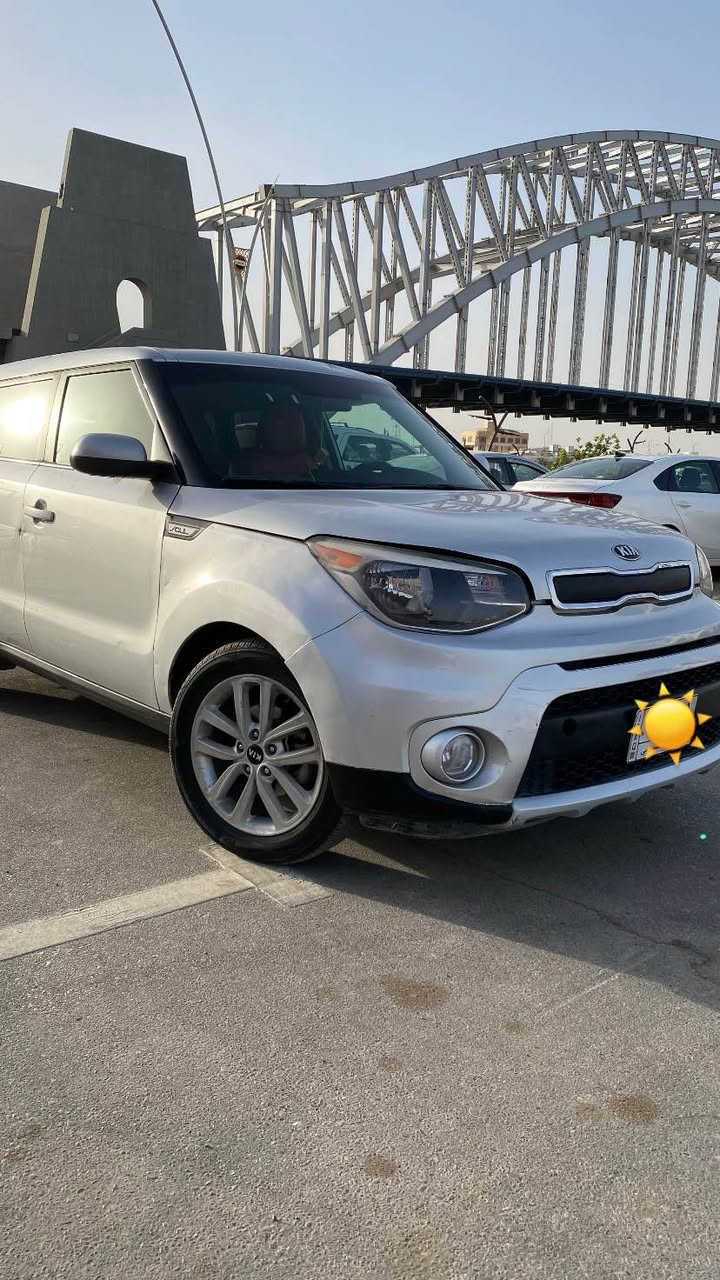 Kia صول موديل 18 محرك 2000 سياره حادثها جاملغ وبنيد من امريكا جه الصدر سياره نضيفه مالت بنيه رقم ذي قار تحويل ثاني يوم سعرها 125 وبيها مجال *********** ناصرية, ذي قار
