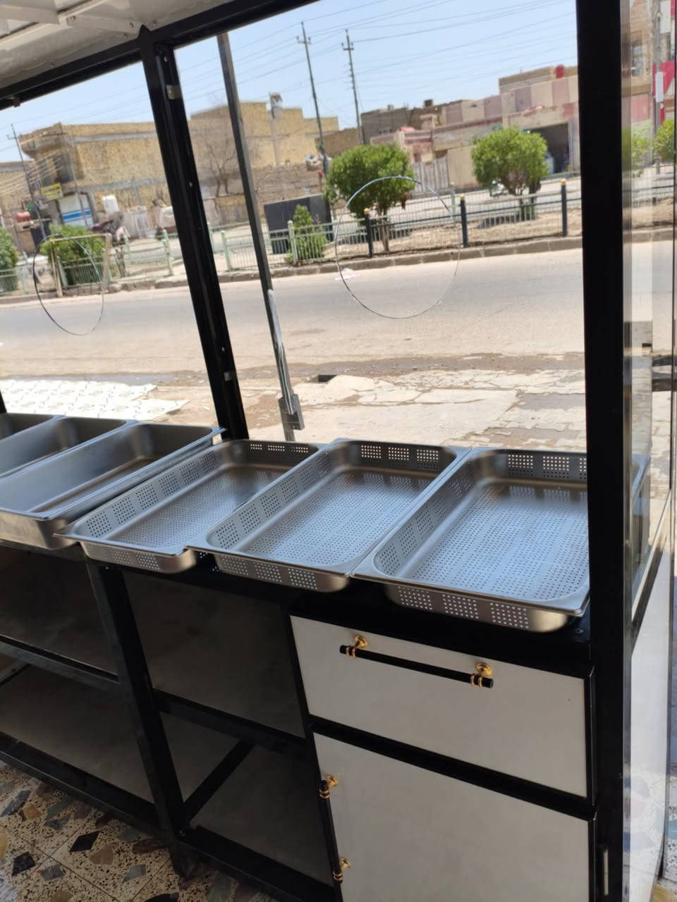 معرض فلافل المنيوم التركي اصلي استعمال قليل يشيل 6بلانكات يحتوي على رف عدد 2 +خان حجم ٨٠ مع جرار ٤٠
ارتفال المعرض ٢متر الطول ٢متر العرض ٦٠ سم 
سعر المعرض ٣٥٠ قابل للتفاوض 
مكان المعرض ابو رمانه شارع المركز
معرض فلافل المنيوم التركي اصلي استعمال قليل يشيل 6بلانكات يحتوي على رف عدد 2 +خان حجم ٨٠ مع جرار ٤٠


**إذا كنت صاحب هذا الإعلان وتريد حذفه لأي سبب، رجاءا أرسل رسالة إلى الدعم الفني**