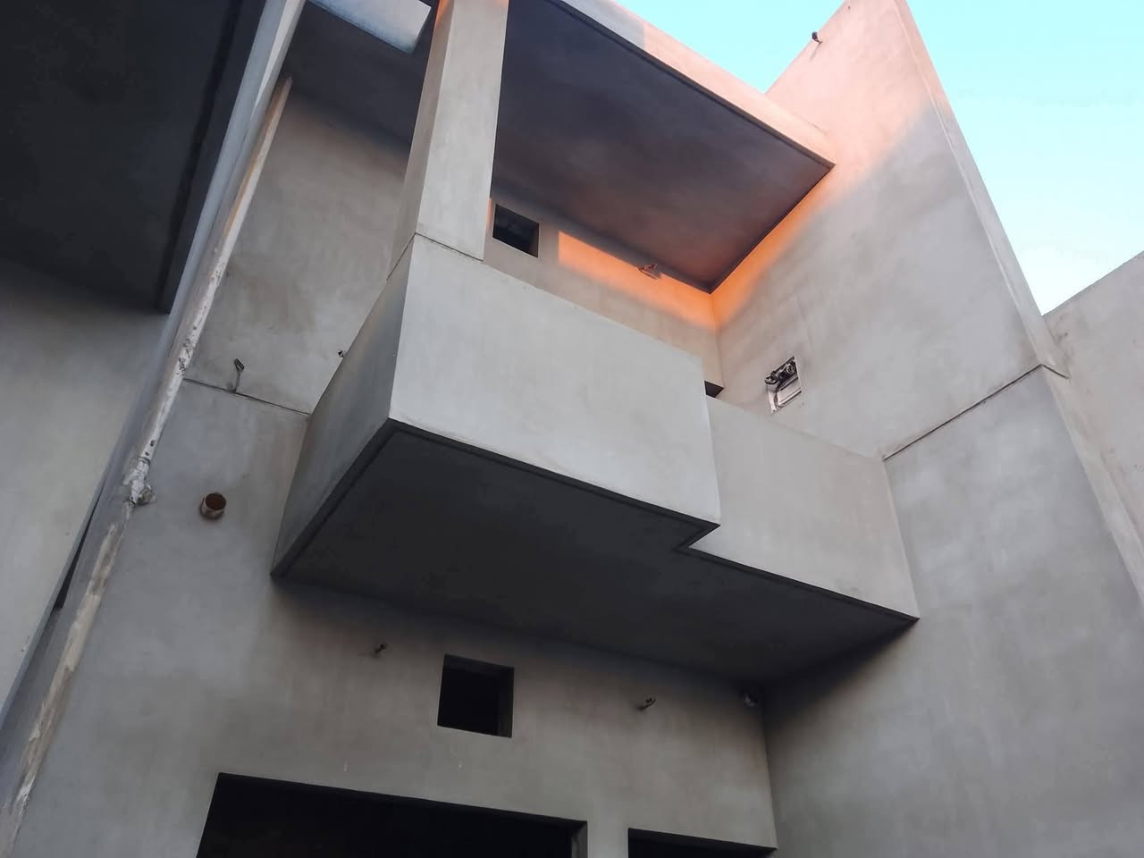 ‏السلام عليكم خلفه لبخ متفرغ واجهيات طلس درجه اولى فوم تركي شغل نظيف التزام بلعمل  رقم الهاتف ***********‬
