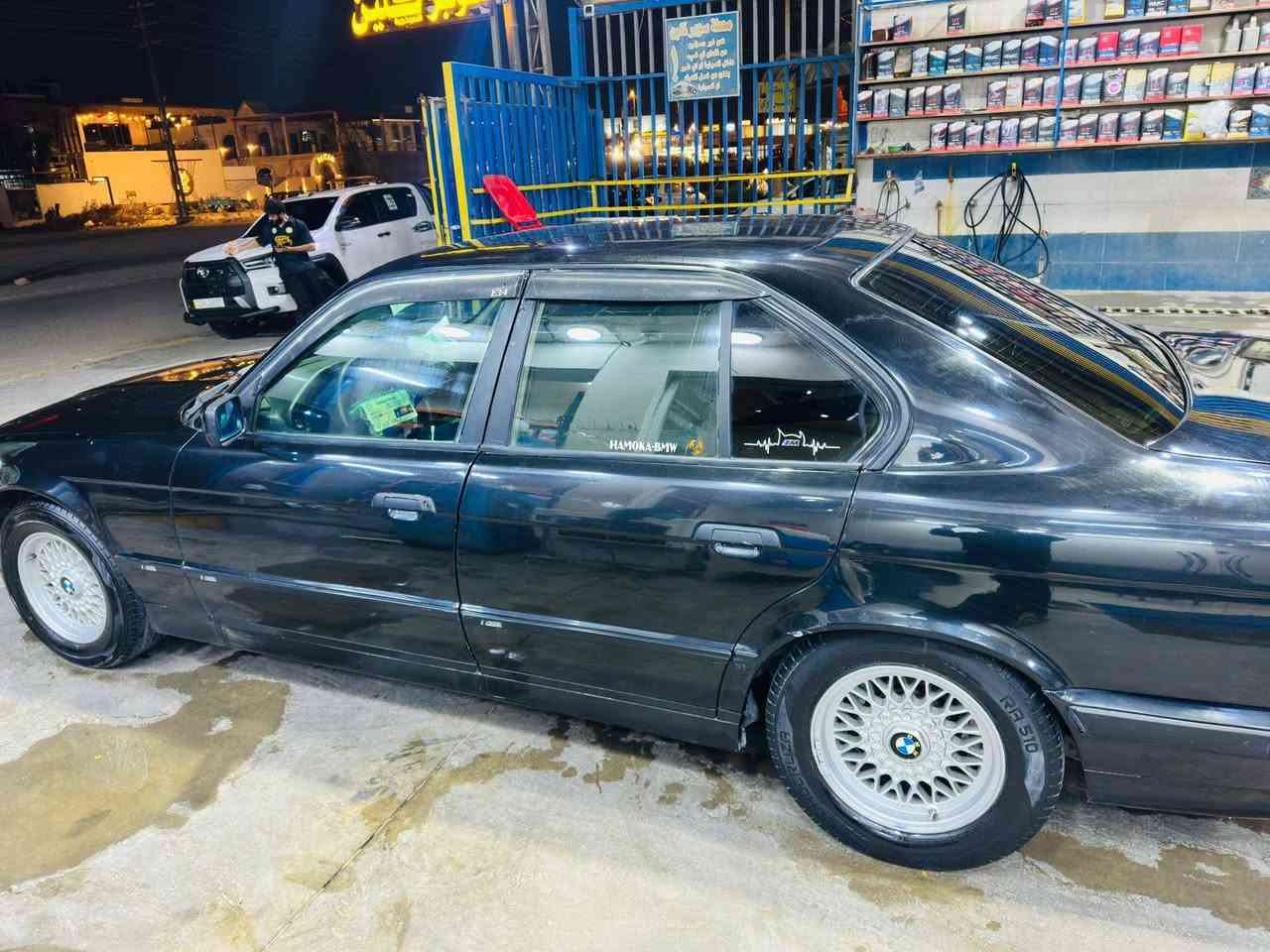 السلام عليكم عندي سياره للبيع بيم 525 تخم تار مكفولة من گير ومكبنه وحداديه وبيه نقص بس منضومه التبريد اليساره خير من الله هذه رقمي *********** متواج واتساب
