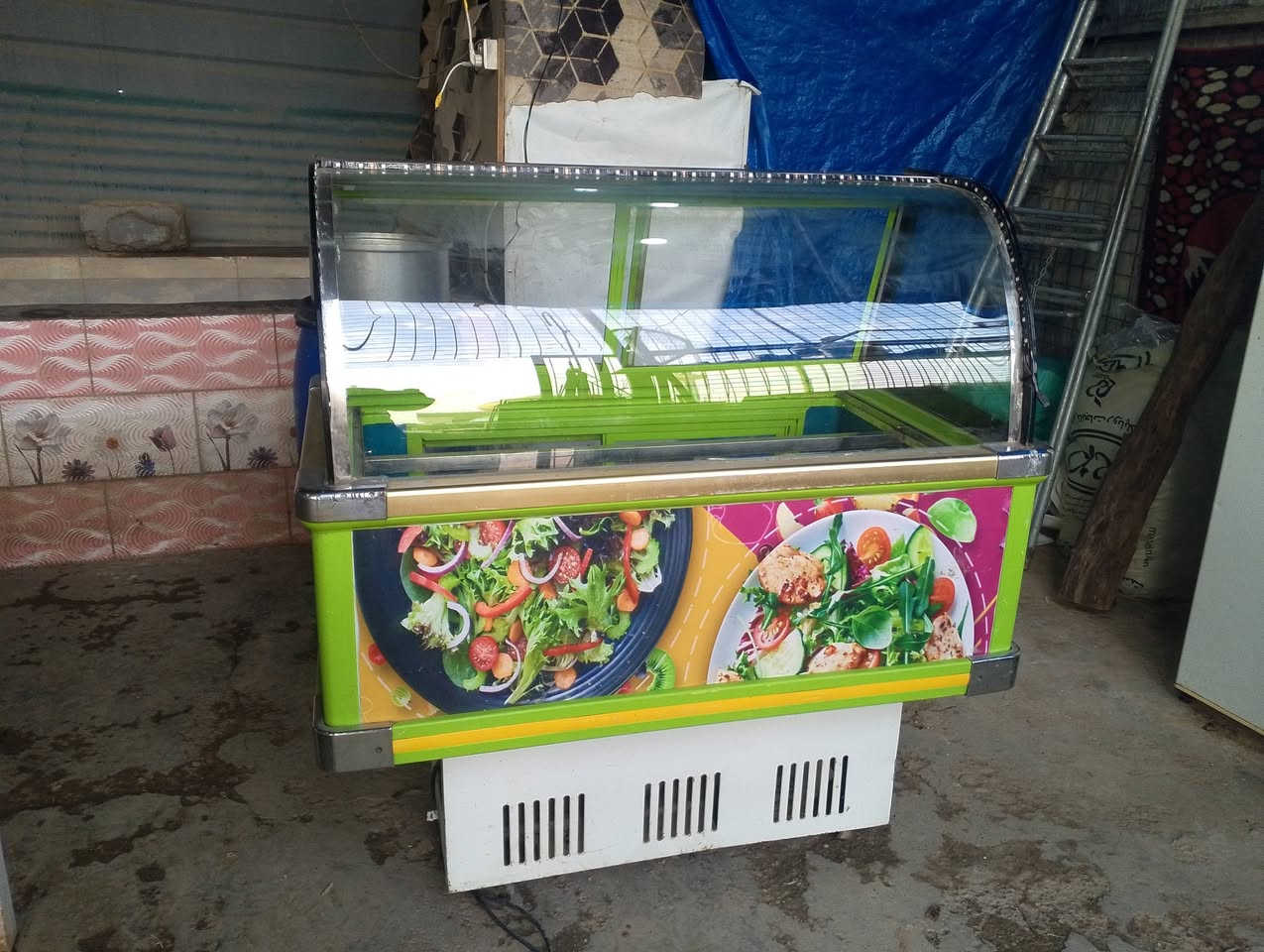 سلام عليكم عارضة مقبلات 14 ماعون تحت الجديدة 
400 الف و بيهه مجال ***********
