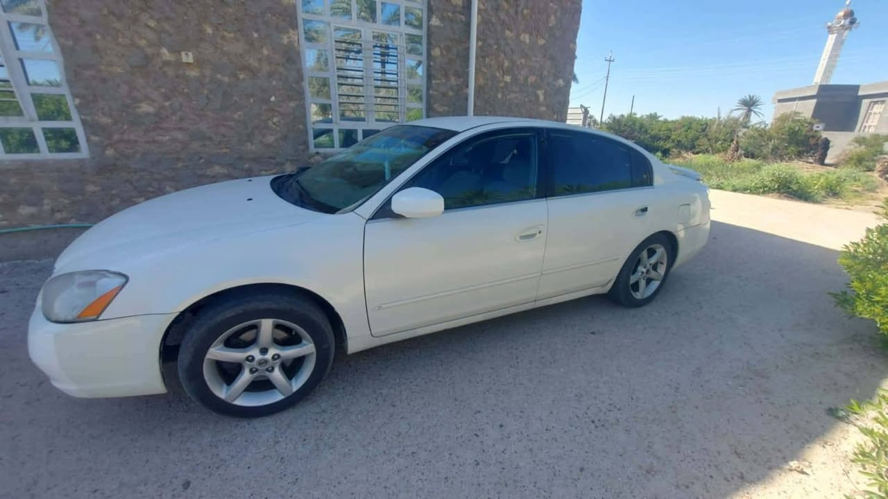 سلام عليكم 
سيارة نيسان اولتما 
موديل 2005
سنوية ل27
محرك 6كير عادي
السعر55وبي مجال
تحويل ثاني يوم 
مكان قضاء كفري 
للستفسار عل رقم بس***********
