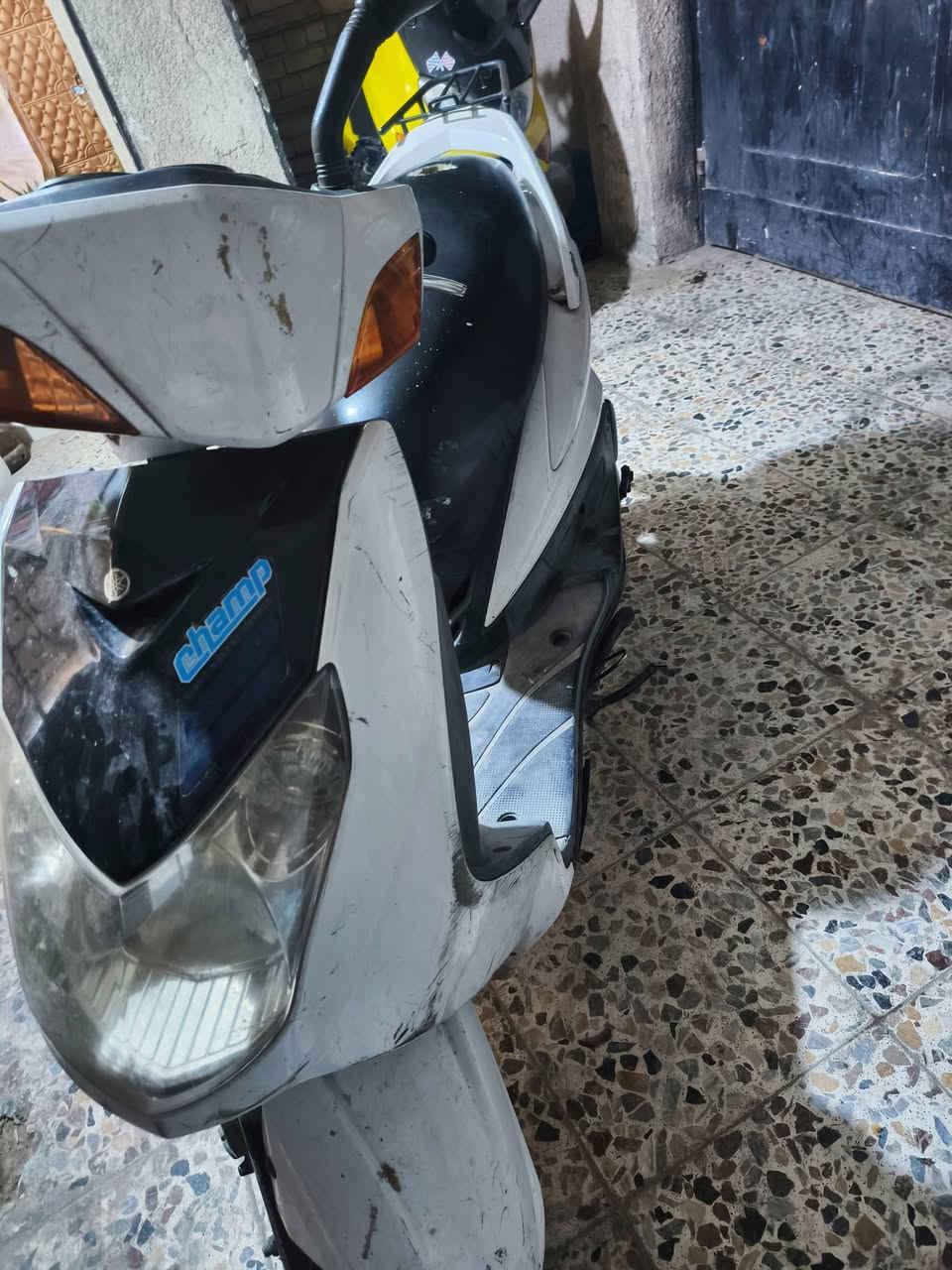 سلام عليكم
دراجه سكنس فحل كابريتر دراجه تخبل اوراق موجوده شلعه معدل حلوه نكره بكل وقت كهربائياتهه شغاله ب600وبيهه مجال مكاني الحريه الثانيه رقمي ***********
