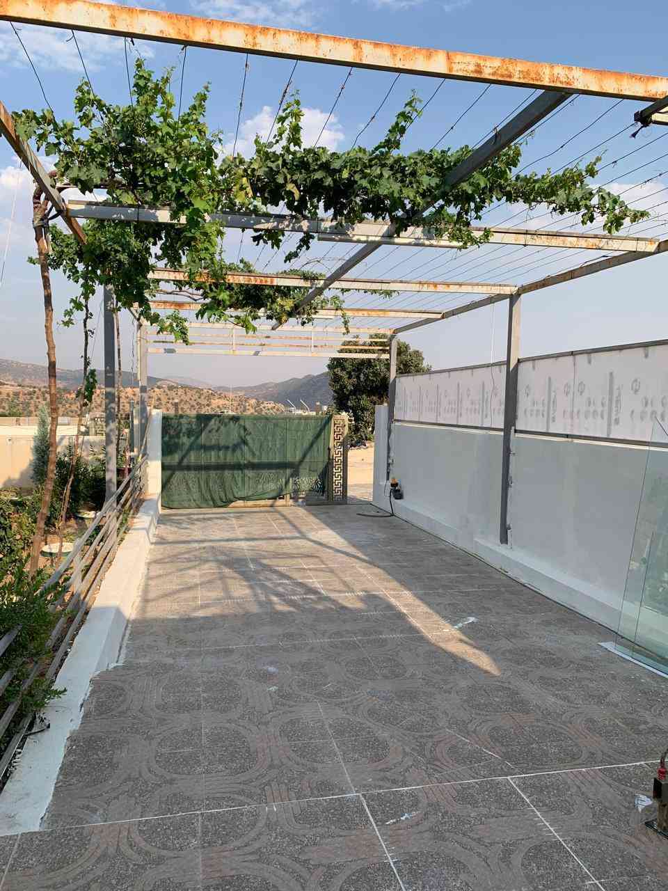 سلام عليكم 
متوفر مزرعه يبعد ٨ دقايق عن مركز دهوک
 ب سعر مناسب
بیها کهرب 24 ساعه مع نیت
للتواصل واتساب ***********
موثقه من تطبيق اجرلی
