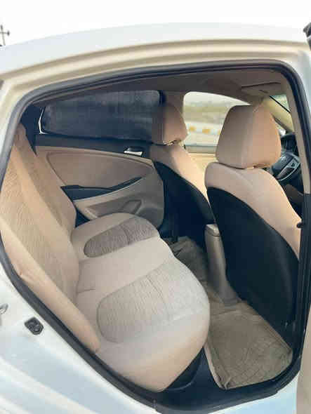 السعر  77
اكسنت  2017  خليجي  كير 
مكينه 1400  كفاله  تبريد  ثلج 
 السياره  بيه رشات صبغ بدون 
دواخل جاهزه  السياره  بديوانيه
***********
