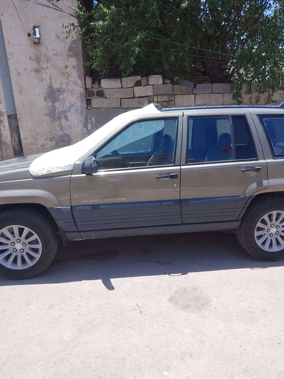 سياره جيب موديل 98 محرك بطه 2ونص حداديه جديدة باتري جديد تايرات جديد كهربائية شغاله سنويه جديدة لغايه 28
السياره بسمي سعر 60 وبي مجال


**إذا كنت صاحب هذا الإعلان وتريد حذفه لأي سبب، رجاءا أرسل رسالة إلى الدعم الفني**