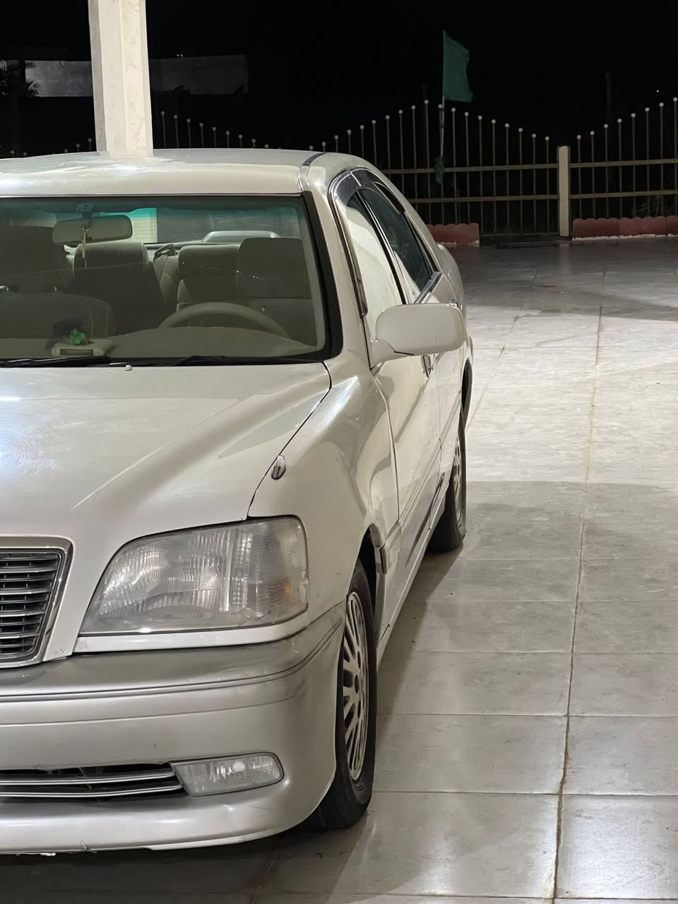 ملكه ادوات كصه قماره فقط ٣دكم ديفور الكبير سياره جاهزه وتسجل جاهزه تخم تاير حداديه تبريد سعر ٥٥ وبيه مجال شراي يتصل مكان العماره قضاء كميت ***********
