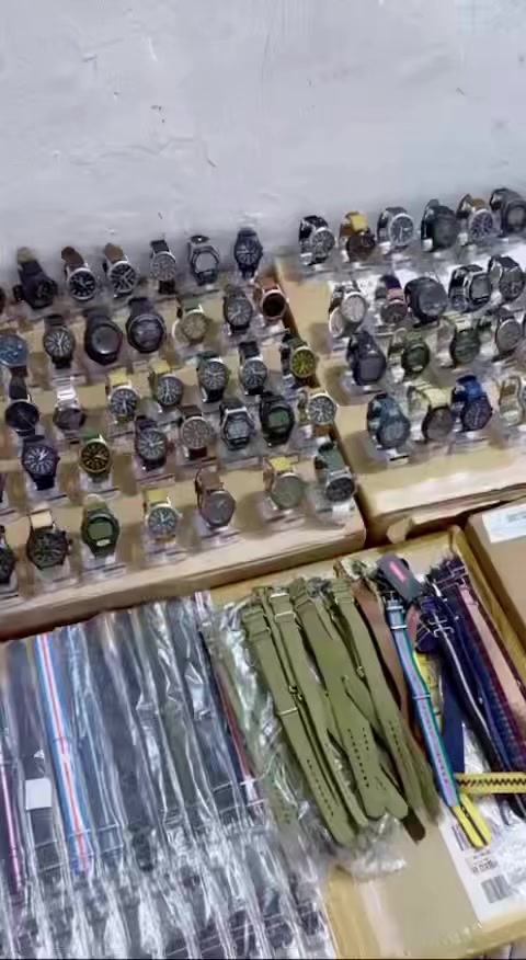 السلام عليكم
وصول وجبة ساعات ماركة Timex موديلات مختلفة 
البيع جملة الكمية محدودة 
للطلب والاستفسار مراسلة الصفحة او الاتصال واتساب 
***********
