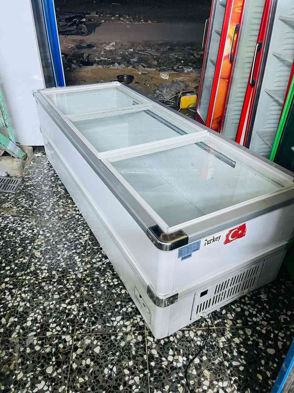 عارضه طرحيه ايكور تركي الاصلي الطول ٢٥٥ العرض ١٠٠ شراي يتصل *********** مكاني بغداد مدينة الصدر وتوصيل موجود
