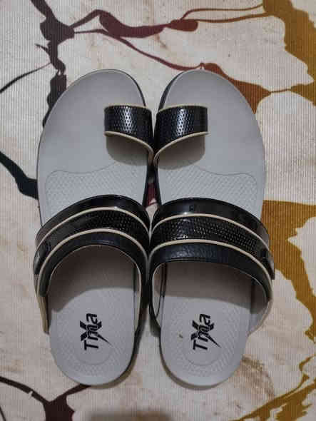 خطواتك تستحق الراحة والأناقة! ✨👞
جدد مظهرك مع هذا الموديل المميز الذي يجمع بين التصميم العصري والراحة القصوى. شحاطات رجالية ، تتميز بتفاصيل جلدية أنيقة ونعل مريح يدعم قدمك طوال اليوم.
💰 السعر: 15,000 دينار عراقي فقط!
🚚 والتوصيل مجاني لباب بيتك!
📩 للحجز والاستفسار، راسلنا عبر الخاص.
او عبر الرقم ***********
 ملاحظة: سيتم نشر  باقي الموديلات في التعليقات
