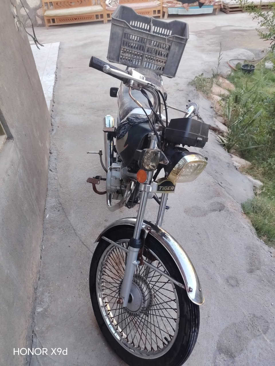 ٤ كير للبيع جديده وجاهزة سعر ٣٧٥ 
اوراق موديل ١٩
مكاني طويريج


**إذا كنت صاحب هذا الإعلان وتريد حذفه لأي سبب، رجاءا أرسل رسالة إلى الدعم الفني**
