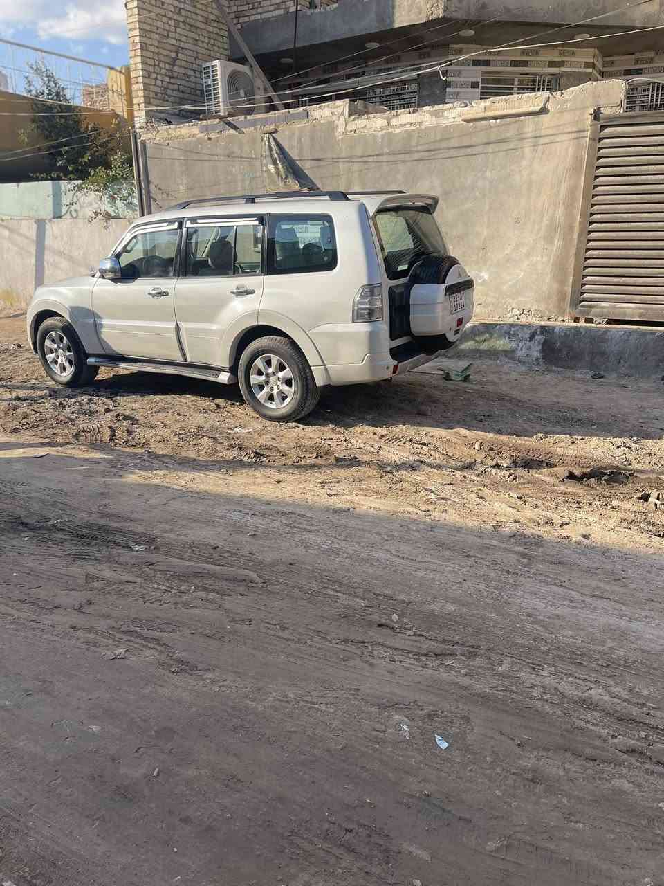 سلام عليكم سياره باجيرو لبيع موديل2014 مكفوله كفاله عامه رقم. اربيل الدولي سياره جديده بعنه الكلمه تايرات برج ستون الأصلي مكان السياره بابل  مداور ثاني يوم السعر 175 وبيه مجال الرقم ***********
