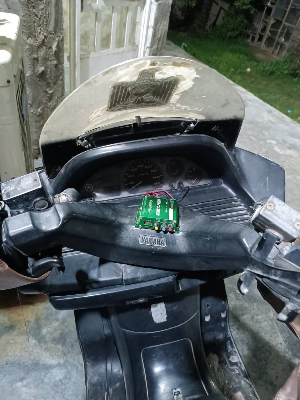 ماجستا للبيع فقط مكاتبه بيها  مكينه مامفتوحه كفراتها 50% 
استان حساس واستان ثنائي بس طاك يرادله بس لحيم ماعندي مجال الحمه دراجه خير من الله  سعرها 500 الف وبيها مجال للشراي مكاني بغداد بسمايه قريه 10 واذا اكو مراوس بفورزه صفر 10 أو 12 هم اراوس 
***********
