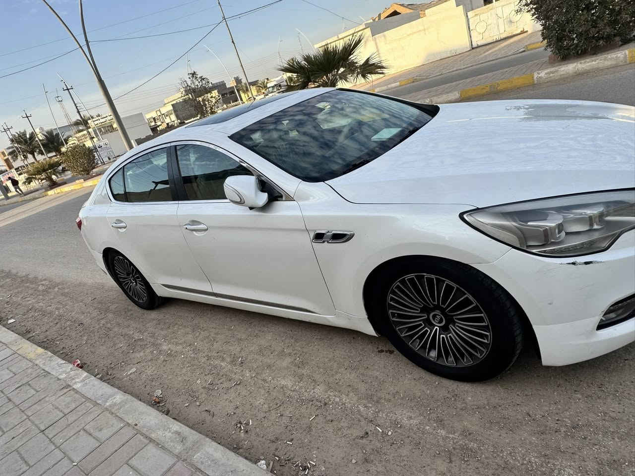 السلام عليكم 

كوريس للبيع 
الفئه الثانيه  6 سلندر 
2014 خليجه مصبوغه عاام 
السياره حالتها جدا ممتازه ربع ما ينصرف عليها 
ب 125 ورقه وبيه مجال 
مكانها رمادي 
***********
