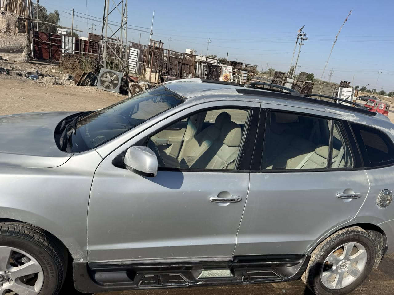 السلام عليكم
للبيع للبيع سنتافي مديل 2008 سبعه راكب 
مكينه كير كفاله
تخم تاير 
للستفسار على ارقم 

‭0775 094 4224‬
