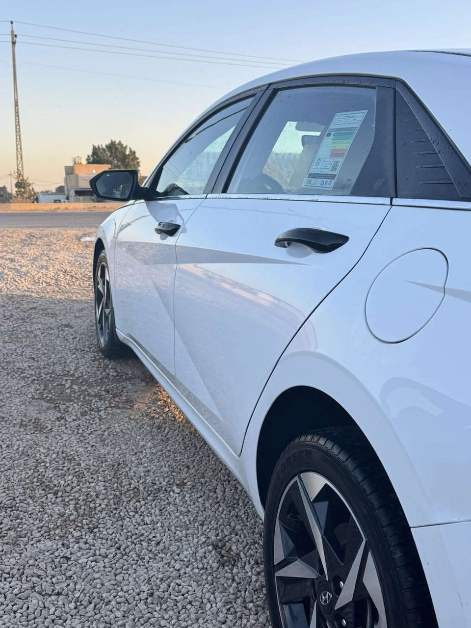 النترا 22 خليجي كفاله ماشيه 62 الف كيلو مواصفاته فول 1/1 اعلى شي ب الانترا فتحه صندوق ذكي 
مري شفط
حساس امامي خلفي 
3 وضعيات قياده 
مواصفاته معروفه اعلى شي فول للأخير 
سياره جديده أخت زيرو بأسمي تحويله هزه وسنويه جدد 2026 
سياره كربلا الحسينيه سعره ب 170 وبيه مجال 
للاستفسار اتصال 
***********
اتصل وتشلع عيوني
