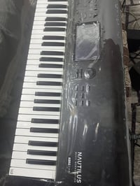 ناتيلوس للبيع جديد نضافه 100من 100جديدمامشتغل معا برنامج كامل السعر16و...