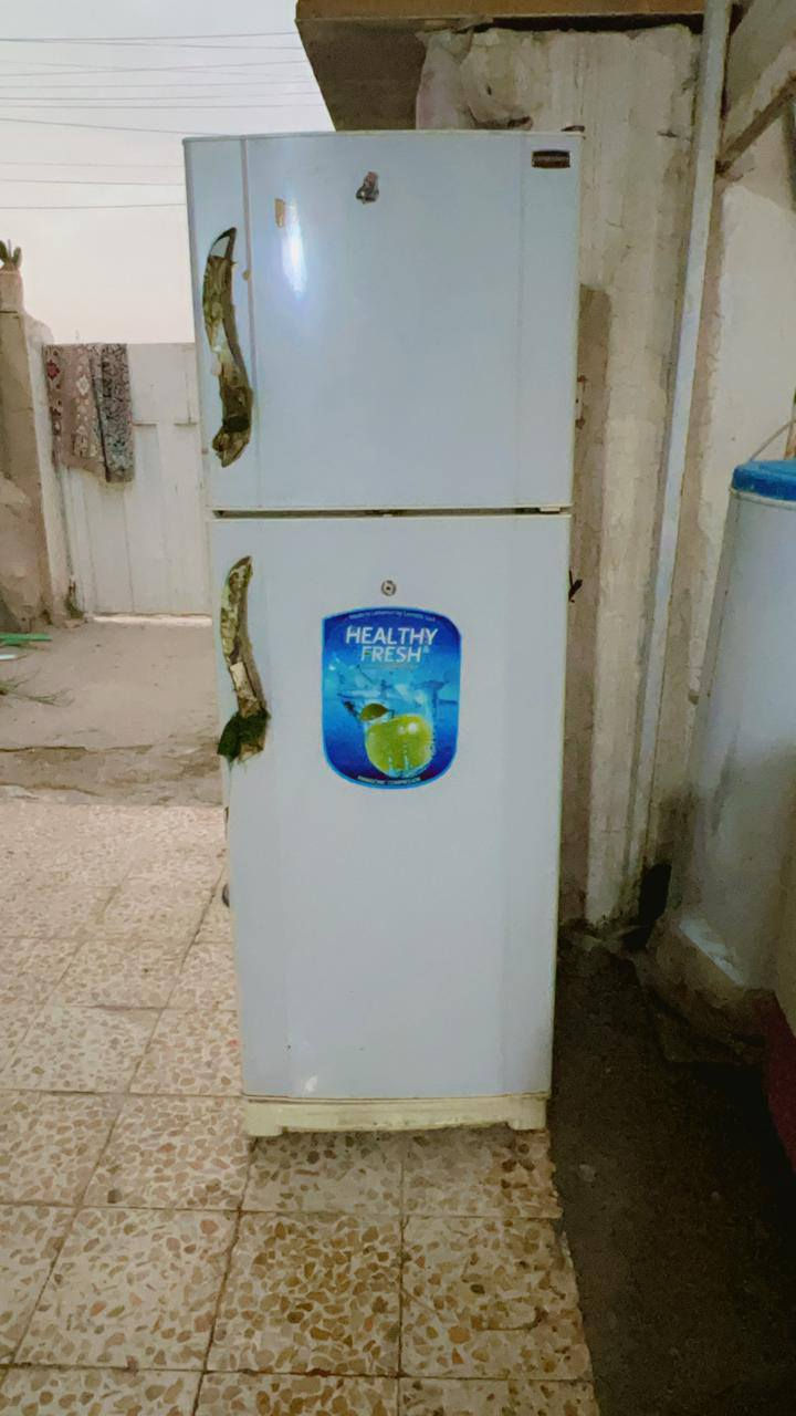 ثلاجه للبيع نقصها بس غاز حجم كبير السعر 50وبيها


**إذا كنت صاحب هذا الإعلان وتريد حذفه لأي سبب، رجاءا أرسل رسالة إلى الدعم الفني**